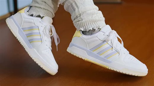 adidas ENTRAP美式校园风低帮运动板鞋少年感