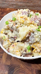 Loaded Baked Potato Salad 👀 ♥️ #sidedish #easyrecipe #bakedpotato #potatosalad #bbq #footballfood | Cookingintheyard