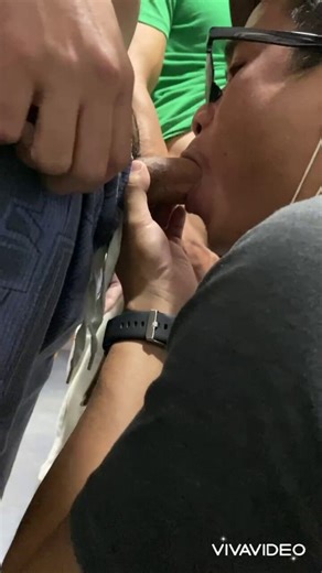 May fiesta ng burat sa makasalanang cr ng isang building sa cubao, paldo paldo si bakla sa pagchupa, want more on this and other public cr chupaan and jakulan videos? Avail na, just dm for the rates.