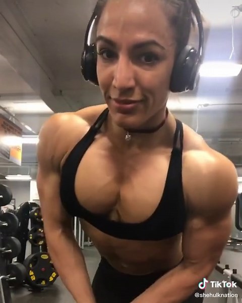 Muscle Girl Vanessa Dominguez Pec Bounce Dance