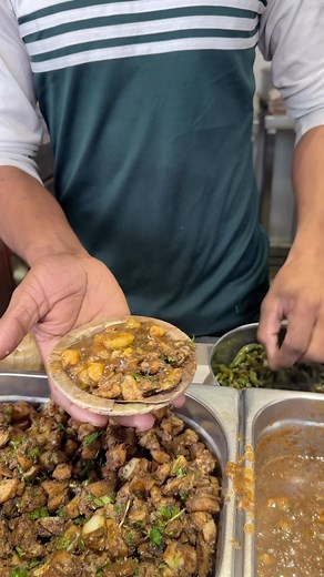 And I Loved This Bajpai Kachori Bhandar. #dilsefoodie #dilsecouple #lucknow #foodie #breakfast | Dil Se Foodie