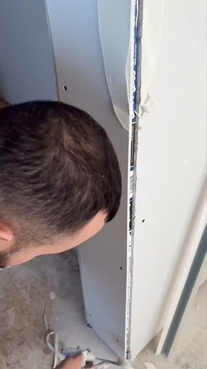 ✅CORNER BEAD INSTALLATION By HAND 🖐️ 🟥 #satisfying #mudding #drywall #taper #fyp #fypシ #reels | Urumex drywall