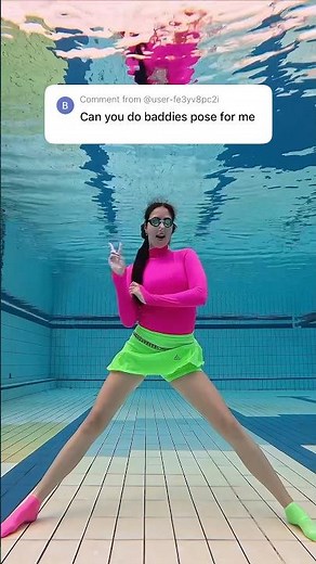 Heyyy Baddies! Pose For Me ✌🏼 TikTok Dance Trend Underwater