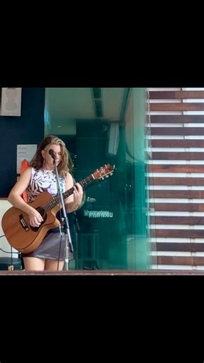 #acousticcovers #neyo #sosick Watermark Townsville Maton Guitars #femaleartist #girlswithguitars #acousticrnb #guitarnb | Tess Latu