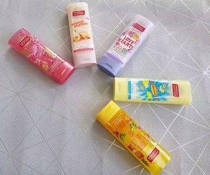 COMMENT TO ENTER #freebiefriday #friyay Time for a good old Spring clean! so Spring clean yourself with this bumper range of shower gels from Imperial Leather from Boots UK. To enter, just tell us your favourite shower gel fragrance! 🌴🌷💧🍋🍎🍓🥥🍬🌴🍎🍋🥥🍬💧🌷🌴🍓🍎💧🍋 Ends Friday 29/3 at 10am. Winner must collect. (opens in messenger) | Mander Centre