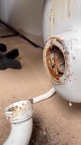 How to plumb a basin waste without silicone! #howto #asmr #learn #fix #diy #plumbing #youtubeshorts | plumber video