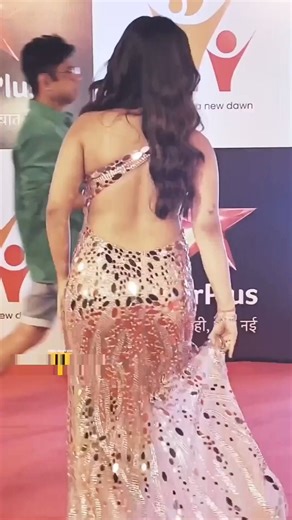 Kriti sano in politics #kritisanon #kritikharbanda #Janhvikapoor #deepikapadukon #triptidimri #tamannabhatia #taapseepannu #rheachakraborty #saifalikhan #saieemanjrekar #saraalikhan #malaikaarora #mannarachopra #urvashirautela #ishadeol #bollywoodnews #shorsfeed #redcarpet | Weltron be