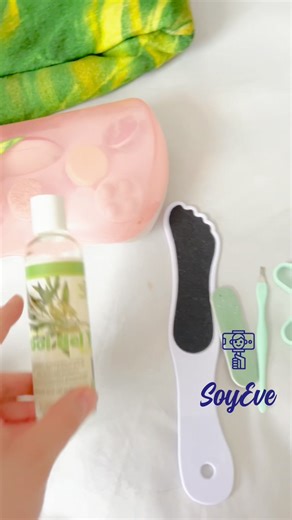 Pedicure en casita 🦶🏻 ya era justo y necesario hermana 💕🥹🤭🤭 #virall #pedicure #pedicurespa #pedicuremanicure #piesbonitos #pies #paratiiiiiiiiiiiiiiiiiiiiiiiiiiiiiii #fypシ #mujers #mujer #yerimua | Soy Eve