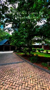 900 Fairview Farms Rd in Campobello, SC, is a remarkable equestrian estate that combines luxury living with exceptional horse facilities. Nestled on 94.51 acres of stunning land, this property offers breathtaking mountain views and ample space for both relaxation and equestrian activities. Property Overview Main Residence: The 10,688 sqft main home spans three levels, featuring: A grand foyer that welcomes you into an opulent living space. A gourmet kitchen equipped with top-of-the-line applianc