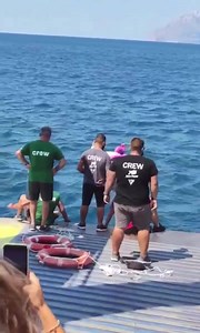2.8K views · 55 reactions | #Impactante #Noticias Niña es arrastrada por corrientes marinas de una playa en Grecia hasta alta mar, un ferry que estaba cruzando la bahía pudo obsérvala a lo lejos y uno de los pasajeros logró captar este sorprendente video sobre su rescate. Esperemos puedan localizar a la familia de esta pequeña niña. | RED Tendencia | Facebook