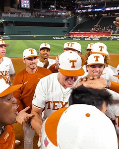 hello, win column 👋 #HookEm | Texas Baseball