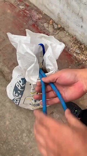 3.2K views · 20 reactions | how to tie cable ties in an easy and secure way #cableties #cablemanagement #zipties #diy #howto #lifehacks #organizing #security #tech #diycablemanagement #cabletiehacks #ropemaking #knottylife #knottypro #knottytip #knottytrick | The Handyman's Haven | Facebook