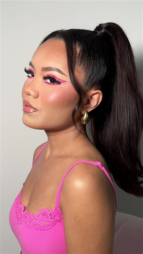 Graphic Pink Cat Eye Liner Tutorial