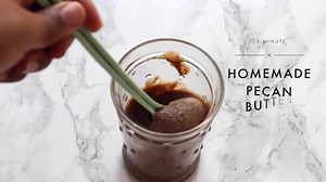NEW! HOMEMADE EASY 10-MINUTE PECAN BUTTER - RECIPE: http://jessicainthekitchen.com/homemade-easy-pecan-butter/ | Jessica in the Kitchen