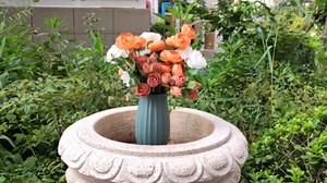 Cemetery Vase for Grave Decorations, Plastic Flowers Cemetery Vase with Metal Spikes, Outdoor Garden Lawn Yard Memorial Vase