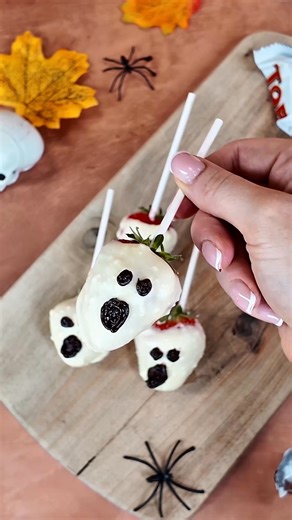 1.4K views | Anyone for some straw-boo-ries? Sweet, spooky and hauntingly delicious. These ghostly strawberry bites are devilishly delicious and scarily easy to make. Frightfully fun treats await at Dublin & Cork Airport Duty Free.✈️ #DublinCorkAirportDutyFree #Ghosts #Strawberryghosts #Halloween #Baking | Dublin and Cork Duty Free | Facebook