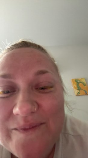 SpongeBob Mascara Review: Bright Yellow Surprise