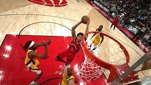 Scottie Barnes turns corner, crushes dunk