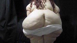 Pearadise Ssbbw - Undressing Her Ultra Wide Ass