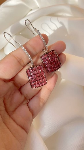 Invisible stone earrings | Embellished