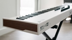 Arturia KeyLab Essential 88   stalak