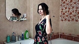 Busty Hairy Bush Mature Takes A Soapy Shower - Pornzo.Net