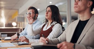 Geschäftstreffen, Notizen und Mitarbeiter im Büro: Stockvideos & Filmmaterial (100 % lizenzfrei) 3896762751 | Shutterstock