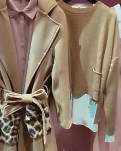 Pink and cream palette💘 in promo per questa settimana 💓 Cappottino €120 Tubino €85 Pull €69 Giacca €99 Camicie €59 Anfibio €135 Borsa €129 💖Per tutte le info scriveteci in direct oppure su whatsapp 3384006080 🔝 Spediamo in tutta Italia 📦 con GLS 24/48 Ore | Roberto Lucaccini