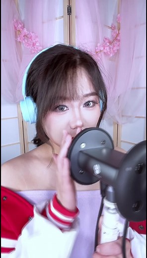 ASMR Hot Girl Brain Melting, Ear Eating & Mouth Sound #asmr #relaxing #tingles #eareating