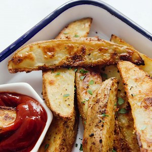 Let’s make homemade crispy potato wedges. 🎉They're impossibly crispy and crackly on the outside, with tender, pillowy potato insides. This recipe is easy and turns out perfectly every time. These are great whenever the French fry craving strikes!💁🏻‍♀️✨ Ultra Crispy Baked Potato Wedges recipe on the blog! https://cookieandkate.com/crispy-baked-potato-wedges-recipe/ | Cookie and Kate