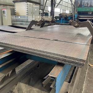 [Hot Item] Hot Rolled A36 S235jr Q235B Mild Steel Tear Drop Pattern Anti-Skid Checkered Chequered Chequer Checker Plate for Floor