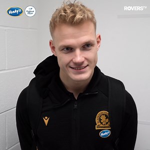 🗣️ "𝙄'𝙢 𝙫𝙚𝙧𝙮 𝙥𝙧𝙤𝙪𝙙 𝙩𝙤 𝙢𝙖𝙠𝙚 𝙢𝙮 𝙙𝙚𝙗𝙪𝙩 𝙛𝙤𝙧 𝙩𝙝𝙞𝙨 𝙗𝙞𝙜 𝙘𝙡𝙪𝙗." 🇭🇺 Balázs Tóth spoke to RoversTV after keeping a clean sheet on his #Rovers debut. 🔵⚪️ | Blackburn Rovers