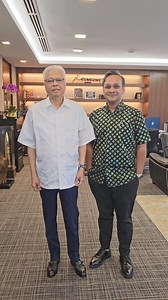 Menerima kunjungan Ketua Unit Dasar Awam Tik Tok, saudara Anuar Fariz di pejabat. Beliau memberikan taklimat mengenai perkembangan Tik Tok di negara. Tik Tok telah melabur sebanyak RM2.3 bilion di Malaysia dan menyediakan sebanyak 4,000 peluang pekerjaan. Saya turut membangkitkan mengenai keluhan peruncit konvensional di negara ini akibat daripada kehadiran Tik Tok Shop. Kesan-kesan ini dimaklumkan oleh Presiden Persatuan Peruncit Malaysia (MRA), Datuk Andrew Lim Tatt Keong dalam pertemuan kami 