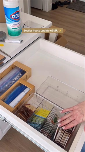 Organizing kitchen drawers for bestie❤️✨ #organization #kitchenhack #organizingtiktok #kitchenorganizer #organizingkitchen #organizedhome #kitchenorganization | Minka lu
