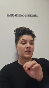 📍Nu vă spun cu rea-voință, dar lăsați-vă copilașii să exploreze... Nu îi mai limitați... 🫴 Este normal ca un copil să-și pună mâna în gură. 🫴 Este normal ca un copil să-și pună jucăria în gură. 🫴 Este normal să dorească să exploreze diverse texturi. Este NORMAL! Un copil sănătos crește explorând și descoperind mediul înconjurător. 🫴 Nu-i mai îmbrăcați cu 100 de straturi de haine în casă. 🫴 Puneți-vă copiii pe jos, pe o saltea. 🫴 Mai lăsați-i prin casă și doar în pampers. 🫴 Dați-i timp și