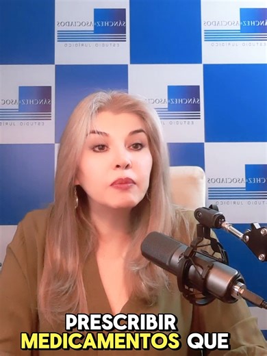 ¡Bienvenido a nuestro Podcast 🎙️ "Legalmente Hablando" ¿Qué es la negligencia médica? La negligencia médica sucede cuando un profesional de la salud no cumple con los estándares de cuidado que se esperan en su campo. Esto puede causar daño al paciente. Por ejemplo, si un médico no diagnostica correctamente una enfermedad que podría haberse identificado con pruebas adecuadas, podría ser un caso de negligencia. #sánchezyasociados #firmalegal #AbogadosBolivia Contáctenos 📞 77572008 | Estudio Jurí