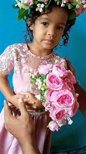 14K views · 226 reactions | Fotinha na escola fiquei muito feliz porque todo ano tem e eu nunca tinha condições de fazer mais esse ano Deus me permitiu e conseguir realizar essa foto  | Samara Alvino | Facebook