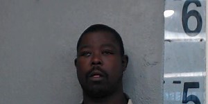 Lafayette man throws hot sauce on store clerk during robbery, police say