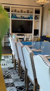 “Amburan Beach Club”ın kabinetləri rahat istirahət və komfortlu görüşlər üçün idealdır. 🤩 Rahat mühitdə dincəlin, dənizə açılan mənzərədən və yaxınlarınızla xoş ünsiyyətdən zövq alın. 🤍 ~ Уютные кабинеты Amburan Beach Club - идеальное место для спокойного отдыха и комфортных встреч. 🤩 Расслабьтесь в уютной обстановке, наслаждайтесь видом на море и общайтесь с близкими. 🤍 Amburan Beach Club #amburanforever Amburan Restoran: 📱 994(55)3000767 ☎️ 994(12)5045000 Winter Garden: 📱 994(55)3008097 