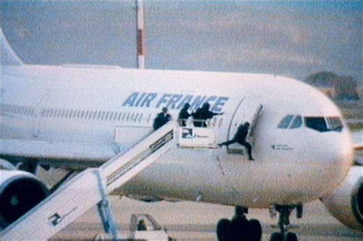 Départ du GIGN des trois derniers membres de l'opération de l'airbus de Marignane