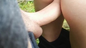 Stekszért beleegyezett a suna az idegen csávónak hogy belespricceljen a hamvas puncikájába