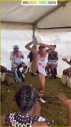 Young zulu maidens in beautiful culture dress in dance display #culture #traditional #zulu