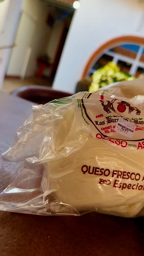 Prueba nuestros deliciosos productos, originales de Fonda Los Burritos de Moyahua #queso #chorizo #tortilla | Los Burritos De Moyahua