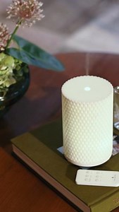 Com design exclusivo, o Difusor Elétrico decora e perfuma os ambientes criando uma experiência sensorial única. #DifusorElétrico #TaniaBulhões The Electric Diffuser decorates and scents any space with an exclusive design, creating a unique sensory experience. #TaniaBulhoes | Tania Bulhões