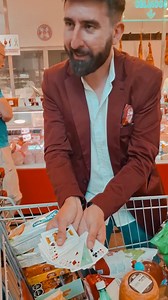 Seguimos celebrando el dia del Mago junto a @el_mago_martin 🎩🪄 | Macromercado