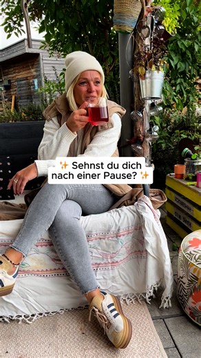 Gestresst, unruhig, müde? 🙃 Unsere Bio-Tees helfen dir, genau dann zur Ruhe zu kommen, wenn der Alltag zu viel wird. 💚 “Schafe zählen” – mit Lavendel, Melisse & Vanille für entspannte Abende 🍵 “Rooibos Chai” – wohltuender Genuss mit Zimt & Fenchel, ganz ohne Koffein 🌱 100 % Bio. Hand-abgefüllt. Ohne künstliches Blabla. Klicke jetzt und finde deinen neuen Wohlfühlmoment! 😊 | Der Geheimtipp