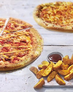 An extra long weekend means even more pizza! Our £20 bundle will sort you right out. Order now 🍕 | Pizza Hut