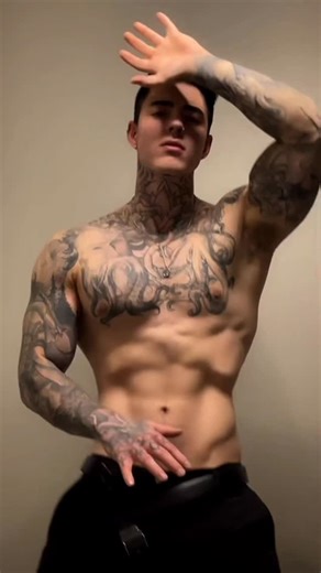 Jake (Jakipz) Andrich on Instagram: "Gimmie gimmie 😏…"