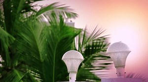 Éclairage extérieur de la poste : vidéo de stock (100 % libre de droit) 29139157 | Shutterstock