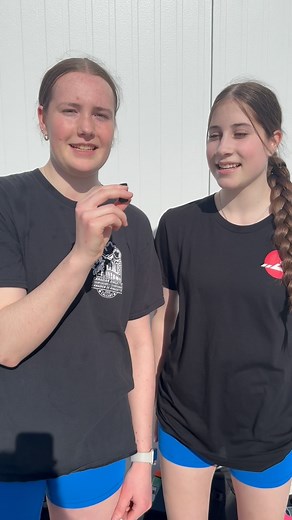 Meet these two athletes from @calgary_u19aa_bold who are sharing the championship vibes and taking a moment to thank their parents for always being there. To all the parents at the Canadian Ringette Championships—we are truly grateful for your constant support, dedication, and love. You’re a huge part of what makes this all possible! #ChampionshipVibes #ThankYouParents ____ Voici deux athlètes de @calgary_u19aa_bold qui partagent l’ambiance des championnats et qui tiennent à remercier leurs pare